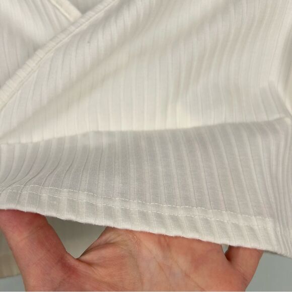 Romwe Ribbed V-Neck Long Sleeve Cropped Faux Wrap Top White Sz 4 - Picture 10 of 13